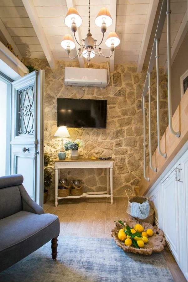 Lianelia Boutique Village House Argyrades ภายนอก รูปภาพ